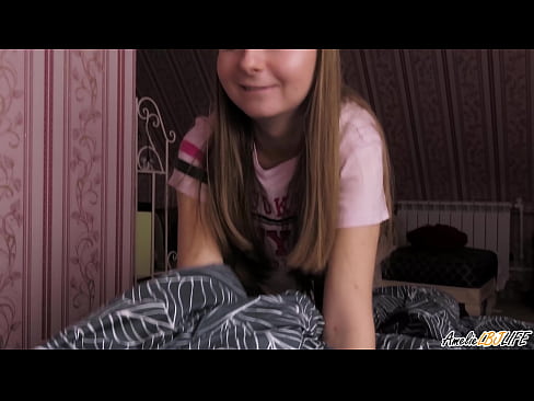 ❤️ Blondie BFF-ya xwe bi kûr dimije û di devê xwe de diqelişe Pornoya spehî li porno ku.pornokey.ru ❌