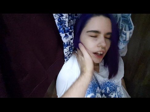 ❤️ Xwişka min di dolabê de dît û alîkariya wê kir Pornoya spehî li porno ku.pornokey.ru ❌